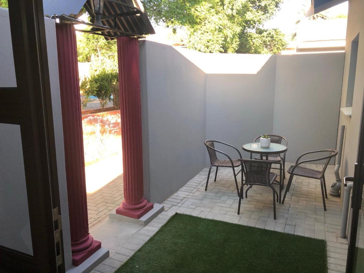 The Homestead Bloemfontein Bagian luar foto